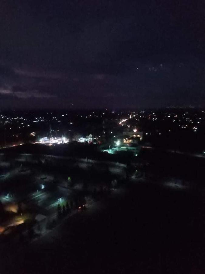 Sky Breeze Haven Apartment Tagaytay City Bagian luar foto